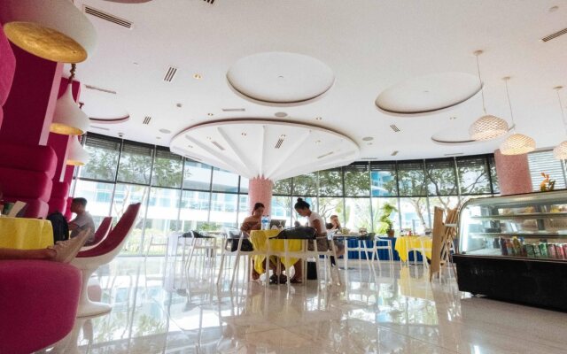 Azure Urban Resort Residences by Reddoorz