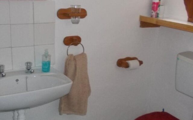 Villa Ocean Crest Guesthouse and B&B