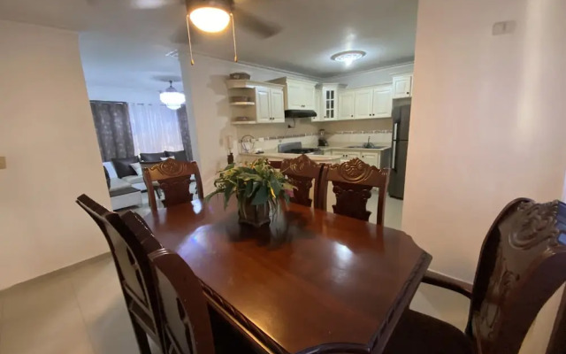 Inviting 3-bedroom Stay in Santo Domingo!