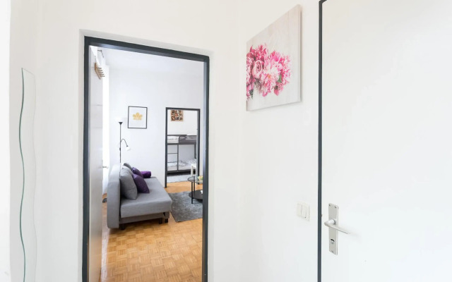 Lovely Two Level Apartment For Families