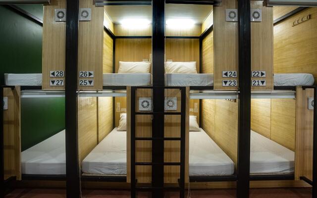 Chiasti Capsule Hostel - Adults Only