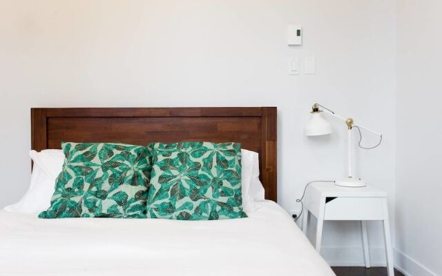 Huge Industrial Loft Near Mont-royal Metro