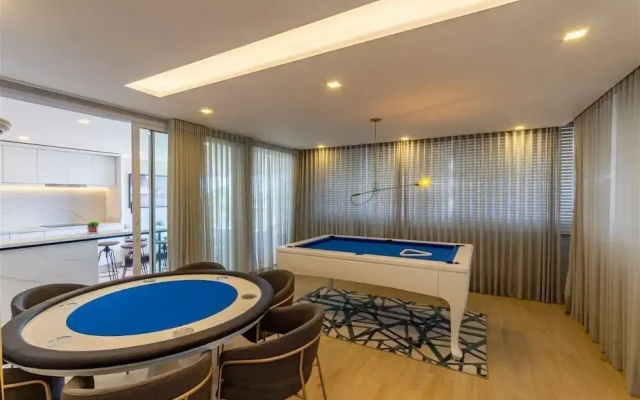 3BR Apt w/ Pool & gym 180m - Ltt803