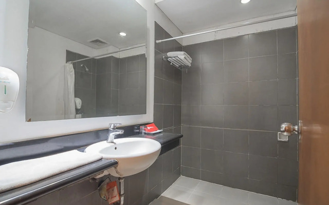 RedDoorz Premium near Paris Van Java Mall