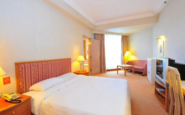 Grand Plaza