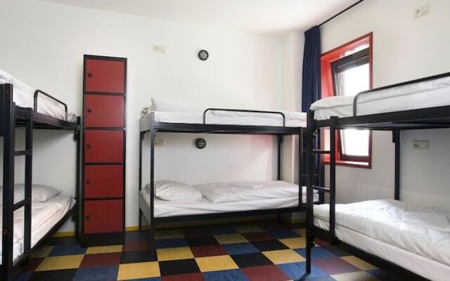 Bud Gett Hostels