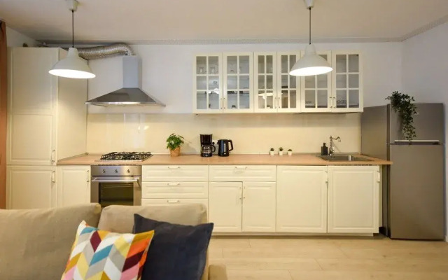 The Comfy Spot. 1 BR with Parking Included