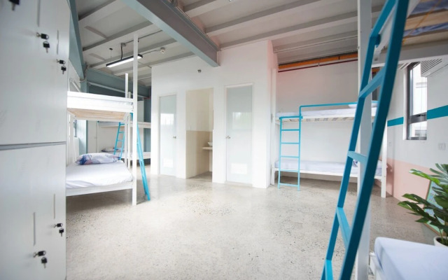 OYO 810 Urban Space