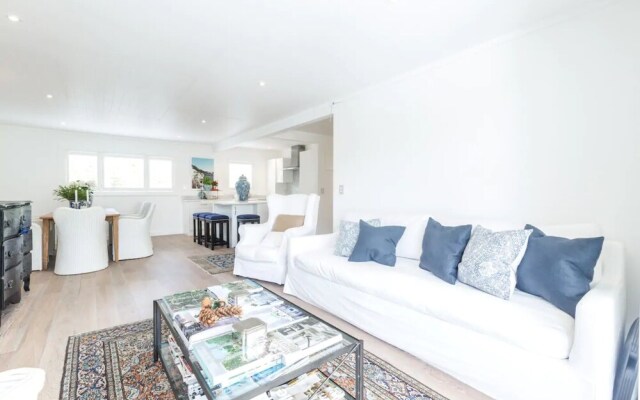 Stunning And Modern 4 Bedroom Townhouse Near Kohi Beach