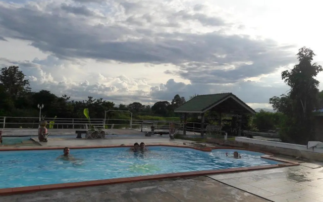 Scenic Riverside Resort