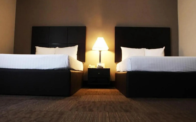 Everest Hotel