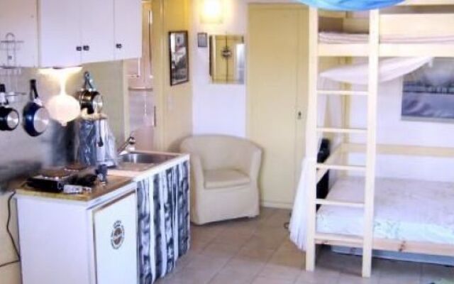 Adonis Guesthouse