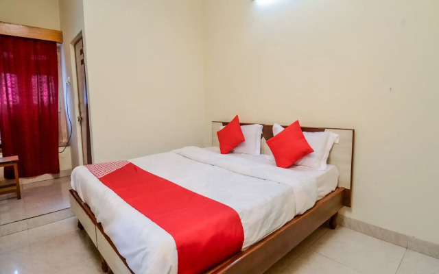 OYO 18825 Hotel Akshey