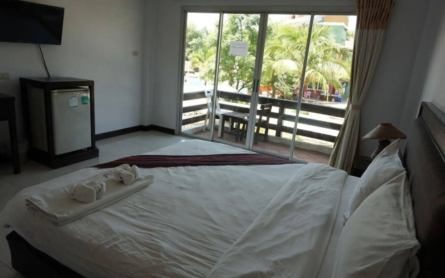 Nakhaburi Hotel & Resort