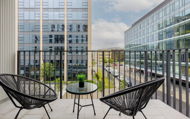 Warsaw Domaniewska by Renters Prestige