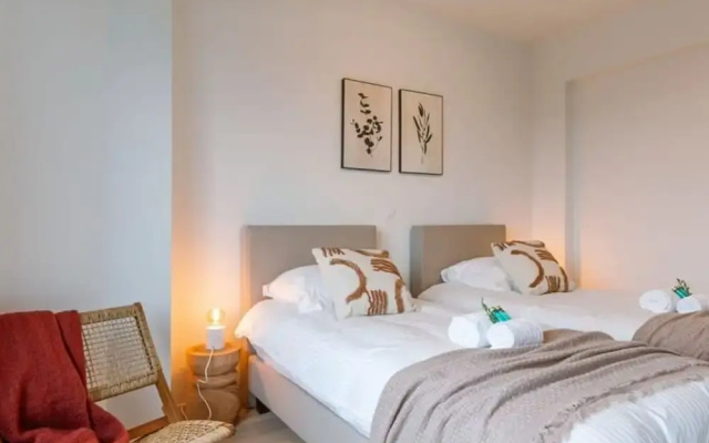Luminous Family Apartment With Magnificent View