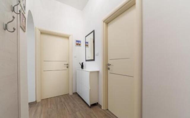 Apartments Dora