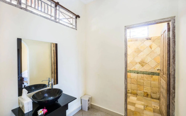 Ware Ware Surf Bungalow Lembongan