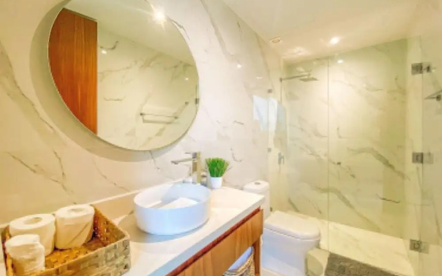 Cozy 2 BR Penthouse With Private Terrace and Jacuzzi