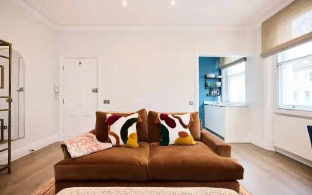 The Chelsea Gem - Charming 1bdr With Balcony