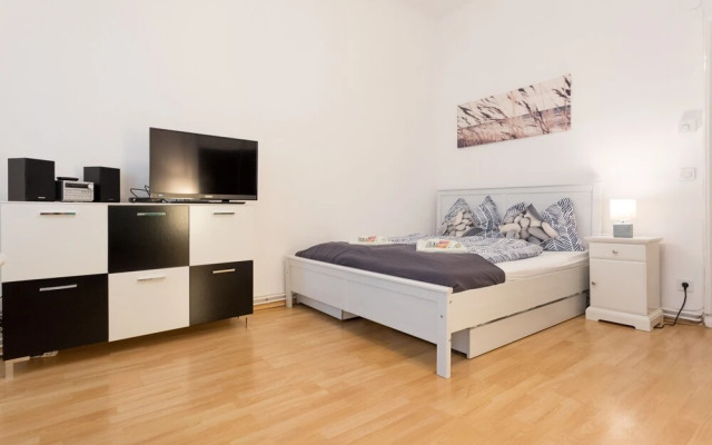 30 sqm Studio Near Danube