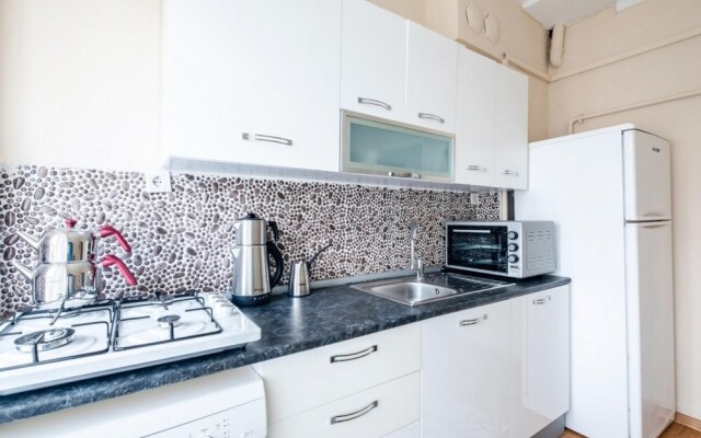 Cozy Flat With Central Location Near Golden Horn