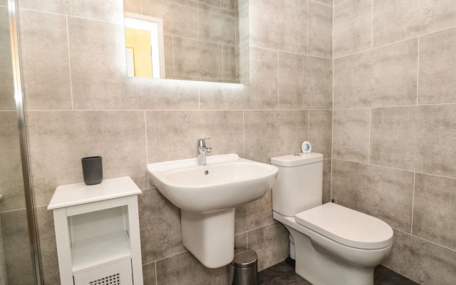 Flat 1 Byfield