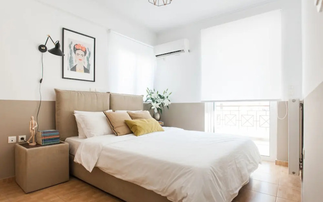 Nephiria's Boho House with Acropolis View