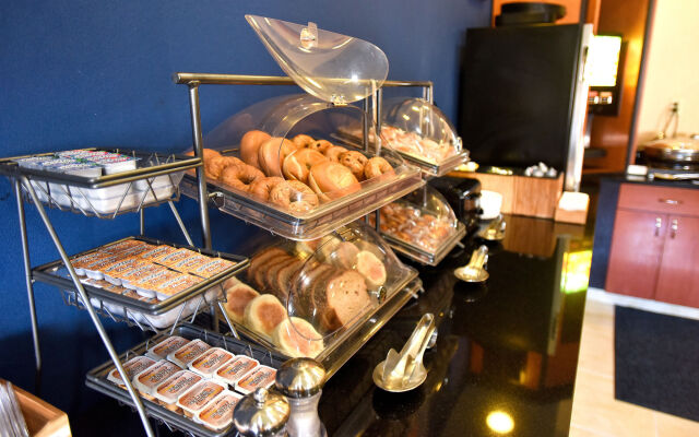 AmericInn by Wyndham Topeka