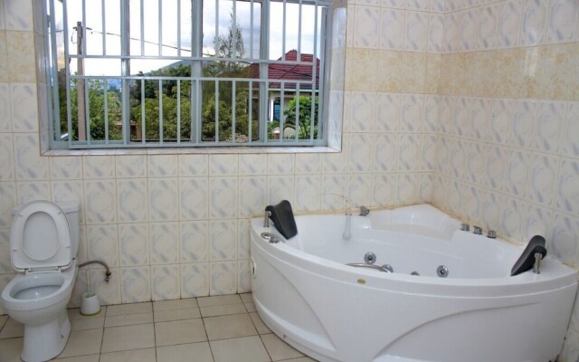Azalea Guest House Gisozi