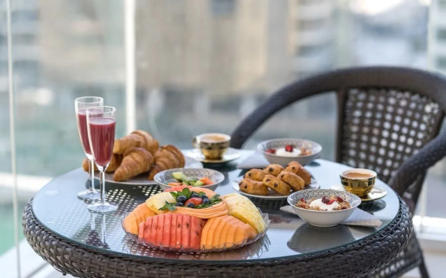 Continental Tower by Luton Vacation Homes