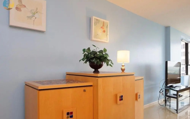 Alexander 919 2 Bedroom Apts by RedAwning