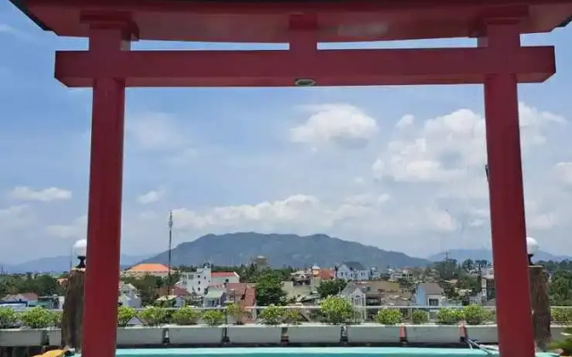Đông Phương Hotel & Restaurant