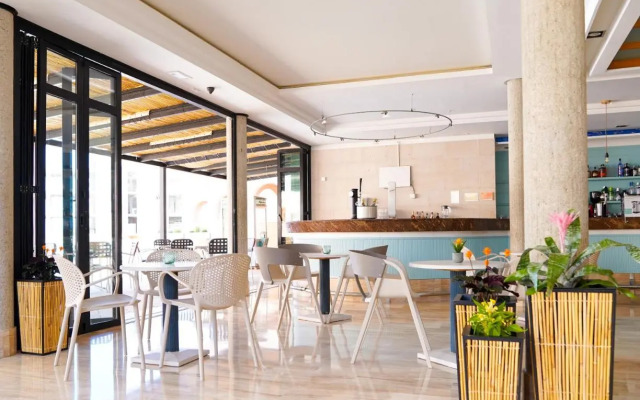 Azuline Hotel - Apartamento Rosamar