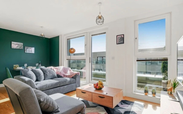 Luxury Eco Super King Apartment With Large Balcony