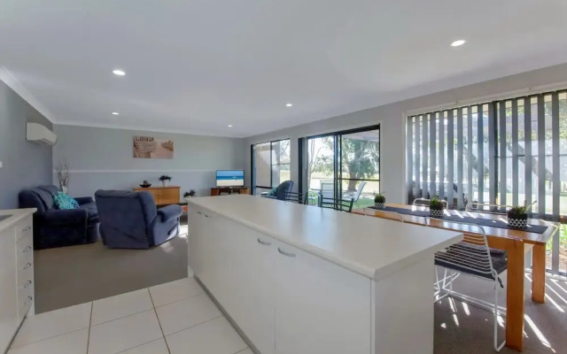 Condo 108 @ Horizons Resort & Golf, stunning course + lake Views