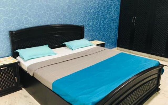 5BR entire house 1200 sqyd