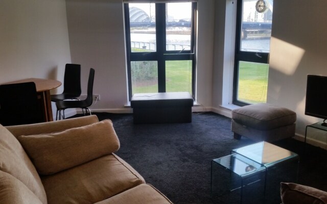 Pacific Quay Apartment