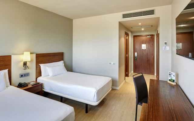 Hotel Sercotel Ciutat de Montcada - Image 3