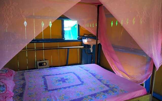 4 Pohon - Les 4 Arbres