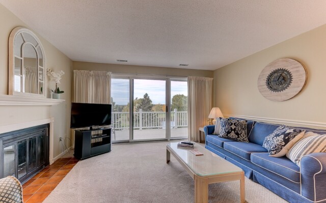 2 Bedroom Condo Golf Course Views 5166