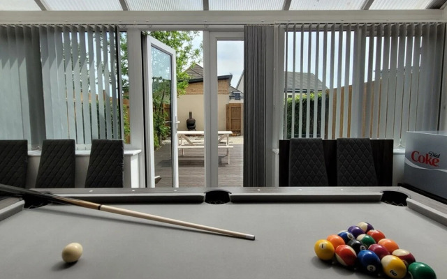 House of 4 Chimneys by Your Lettings UK
