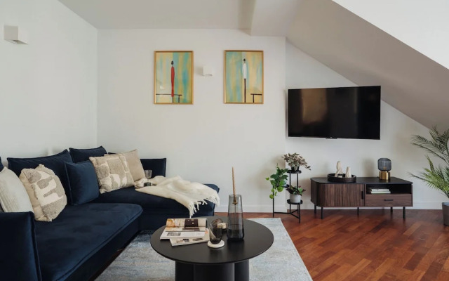 Riverside Nest - LoftAffair