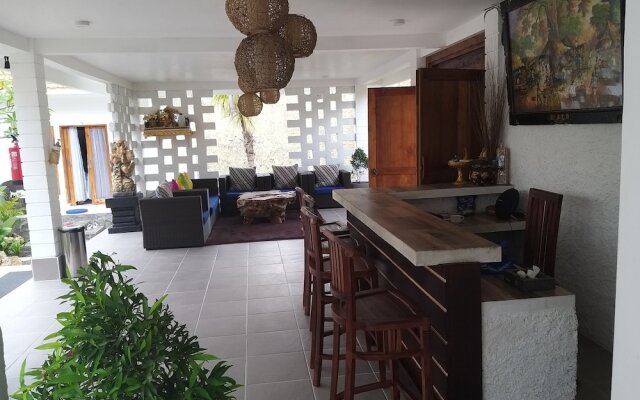 Adi Abian Villas
