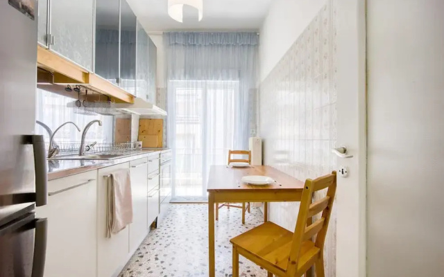 Sunny 1-bedroom Apt 10 Min Walk to Acropolis