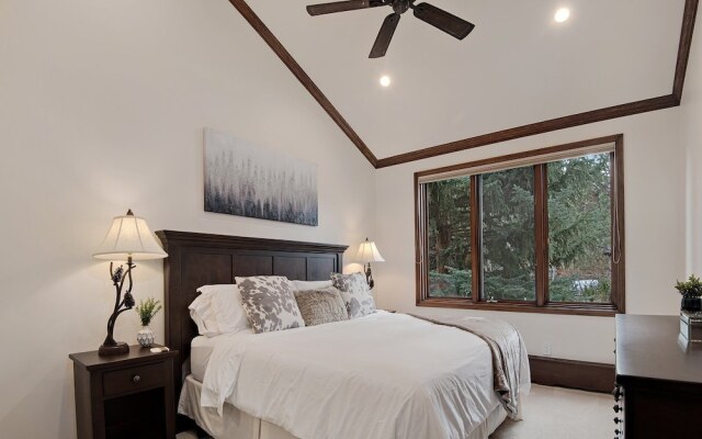 Arrowhead Village Condo - 206 Seasons Lodge