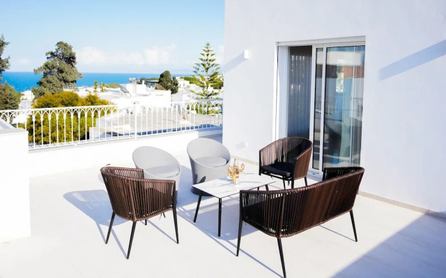 Villa Hermes Seaside and Luxurious