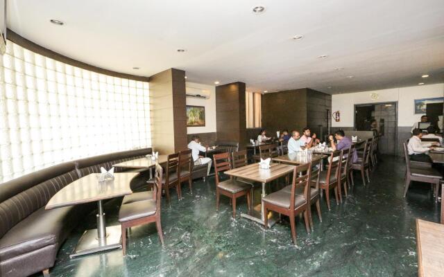 Lucky Hotel Goregaon