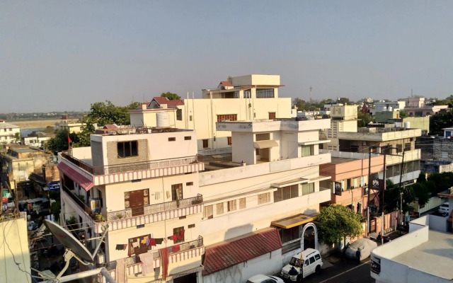 Om Shanthi paying guest house