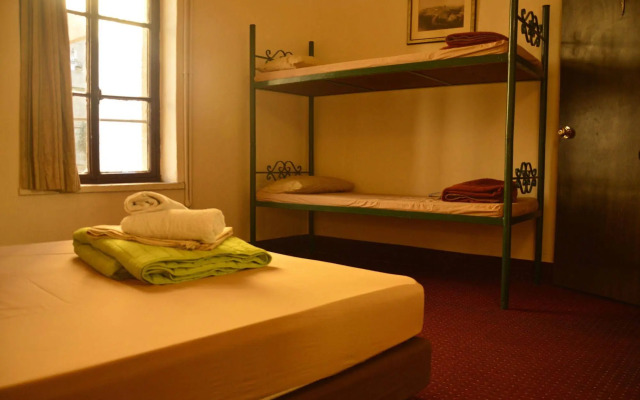 Ron Hotel
